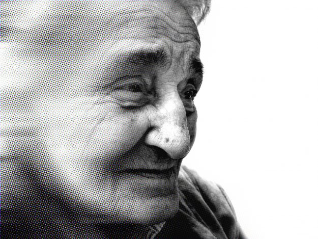 woman-old-think-human-care-grandma-1129337-pxhere.com
